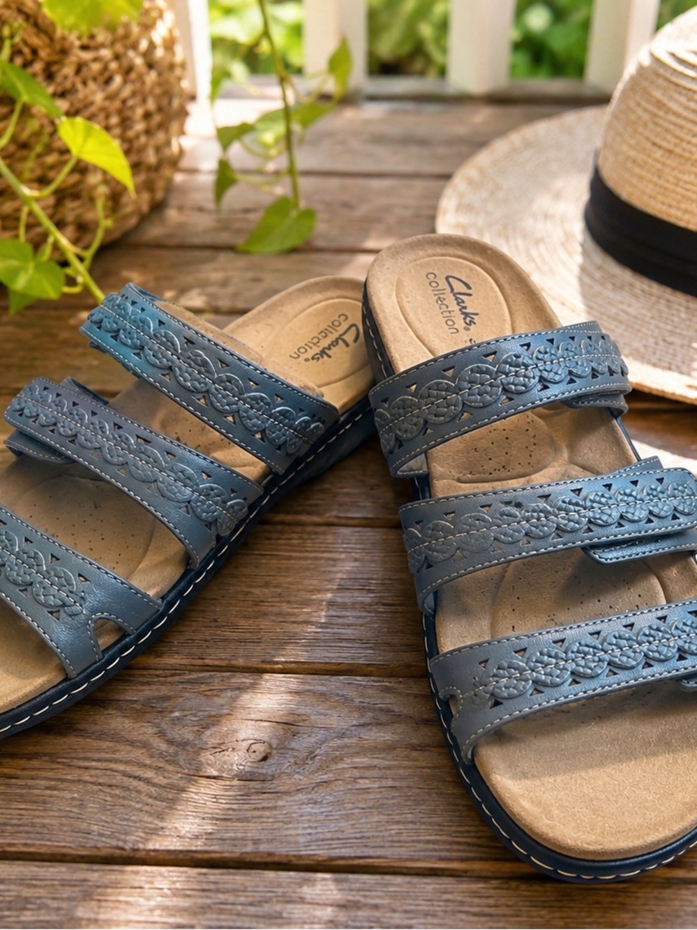 Clarks Collection 11W Slate Blue Comfort Sandals Wide Triple Strap